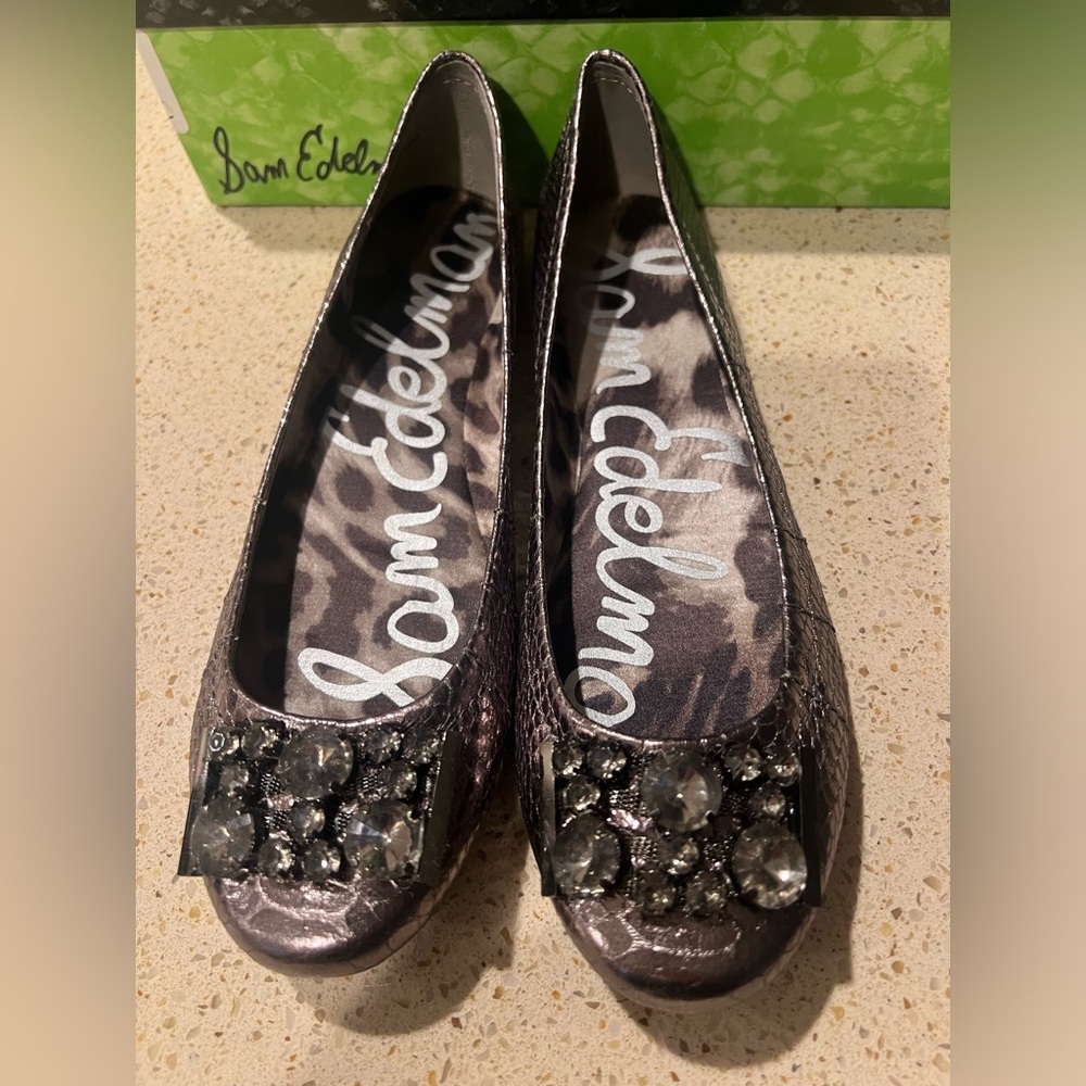 Sam Edelman Woman Snake Skin Flats, Color Pewter Size 8M